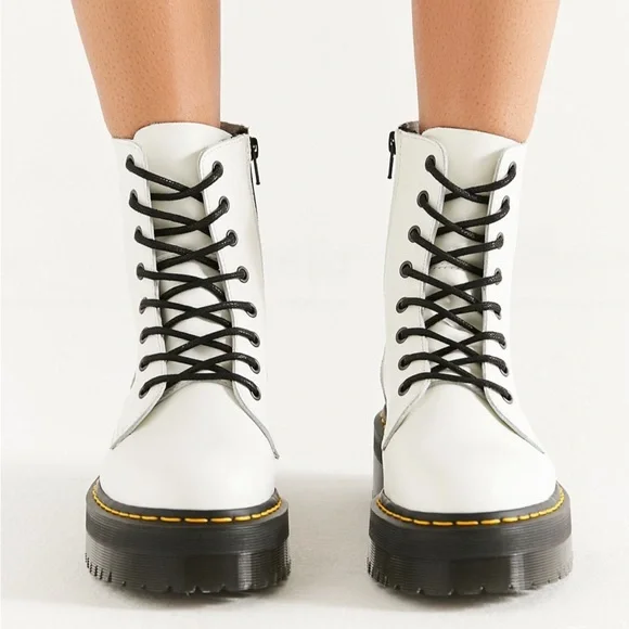 JADON BOOT SMOOTH LEATHER PLATFORMS DR. MARTENS NWT - Picture 2 of 10